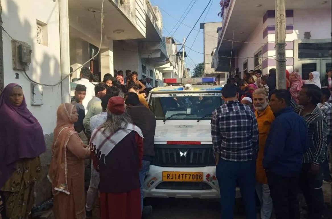 Husband brutally murdered his wife with a sword, police arrested the accused