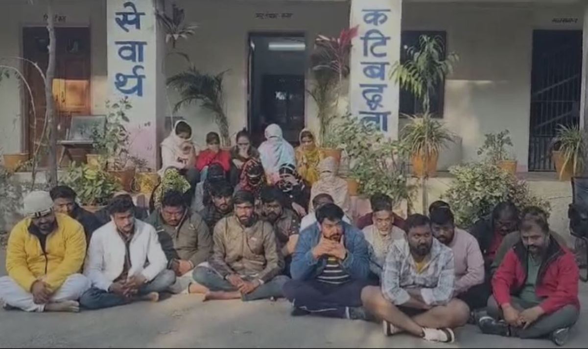 Rave party at 2 farm houses - prostitution, bail of 28 including 10 girls rejected