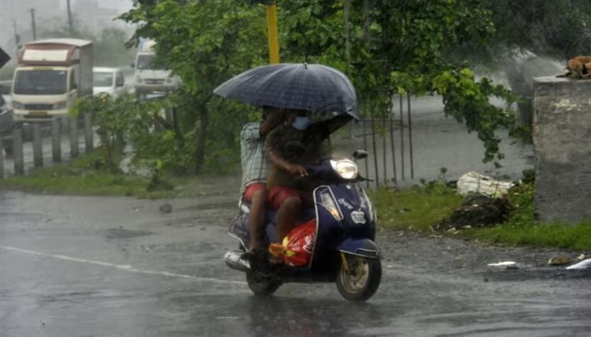 Effect of Western Disturbance: Alert in 18 districts, rain continues in many places since morning, possibility of hailstorm