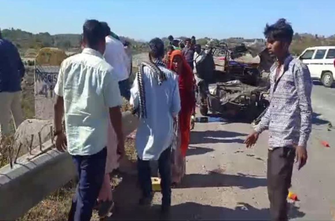 Tragic road accident in Udaipur: Uncontrolled trailer hits tempo, 5 killed, 8 injured