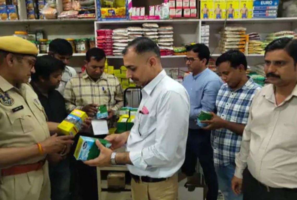 Fake ghee seized in Jaipur, team raided grocery store, Saras and Krishna brand ghee recovered