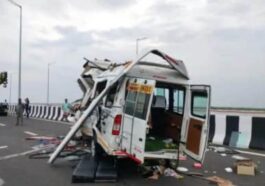 Horrific accident on Delhi-Mumbai Expressway, mini-bus collided with a parked truck in Kota, 4 killed and more than 10 injured