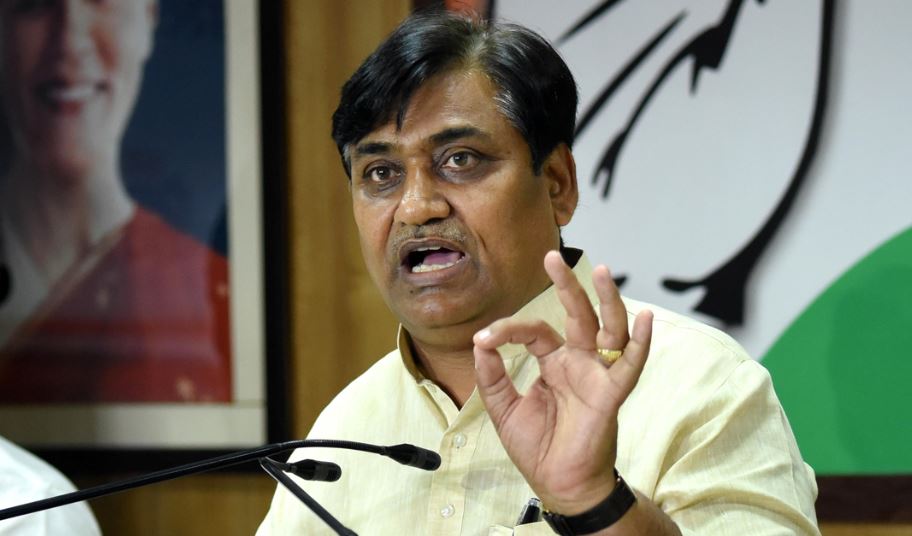 The officer pushed the CM, the politics of the state heated up after Dotasara's claim