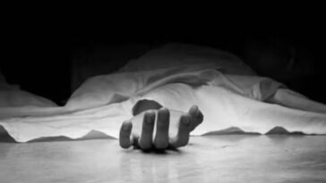 प्रेम कहानी का अंत - प्रेमिका ने जहर खाकर दी जान तो ट्रेन के आगे कूदा प्रेमी