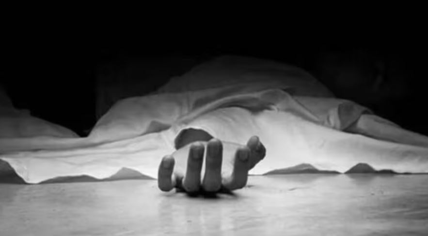 प्रेम कहानी का अंत - प्रेमिका ने जहर खाकर दी जान तो ट्रेन के आगे कूदा प्रेमी